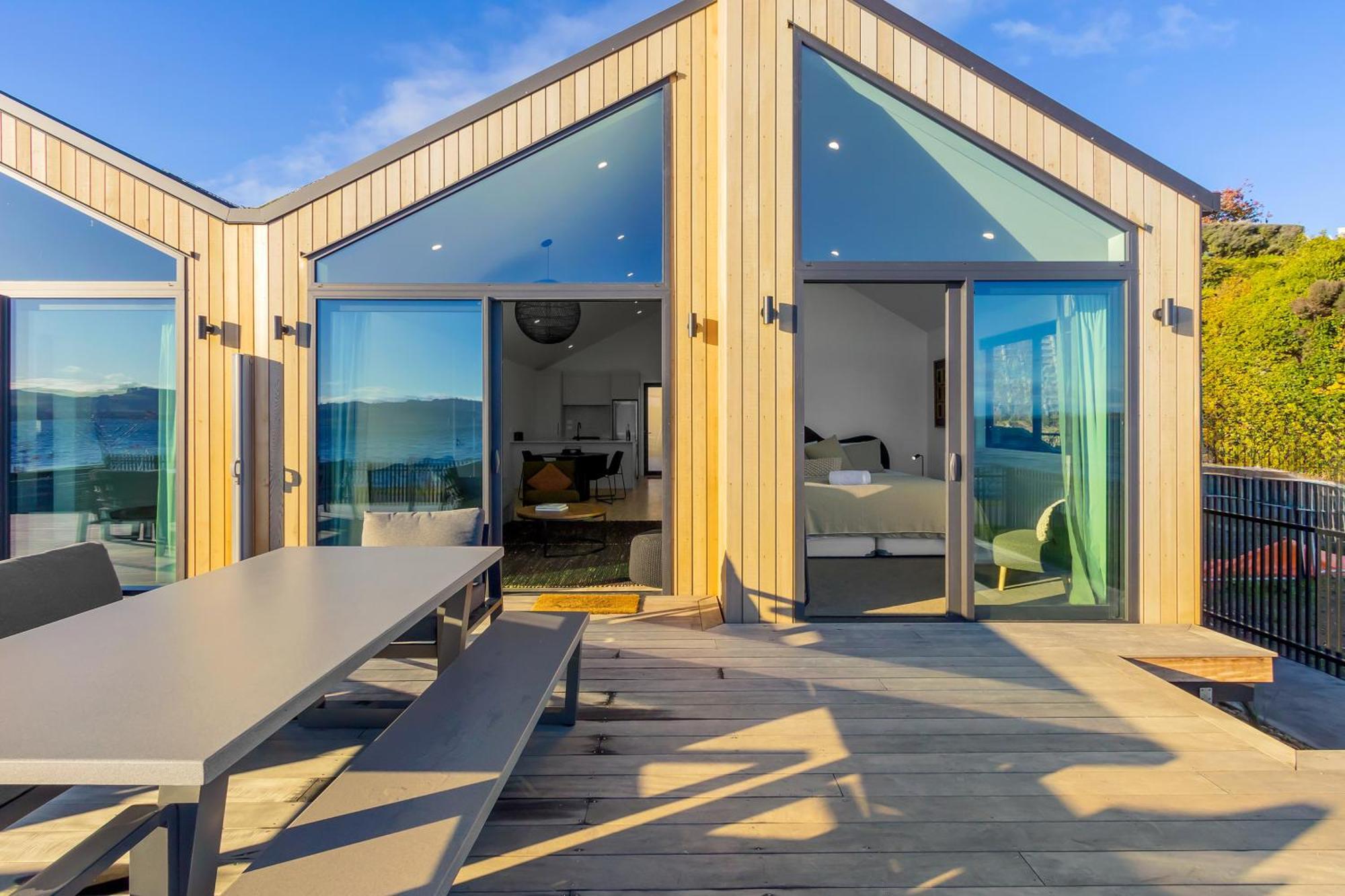 Absolute Lakefront House Таупо Экстерьер фото