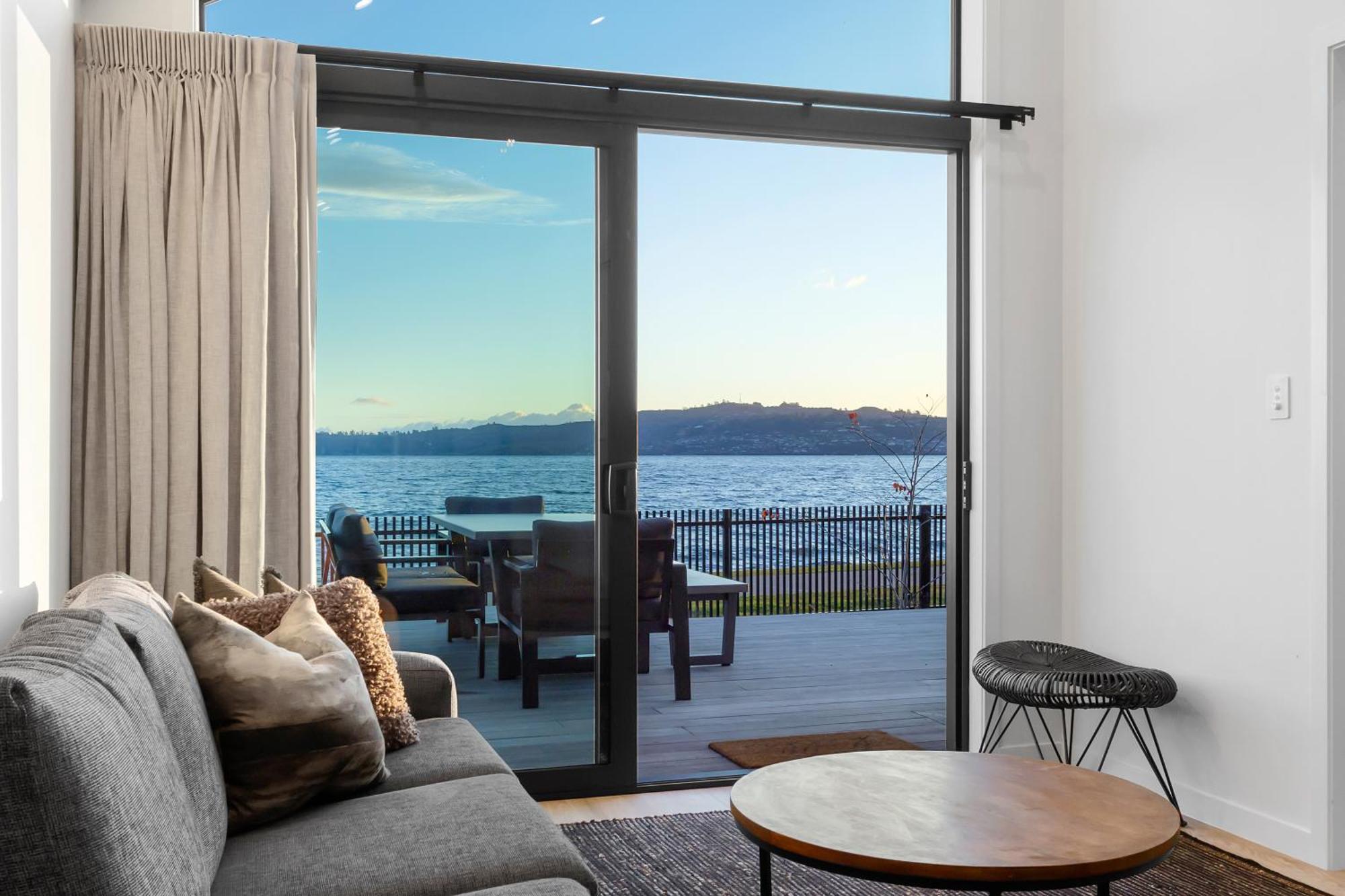 Absolute Lakefront House Таупо Экстерьер фото