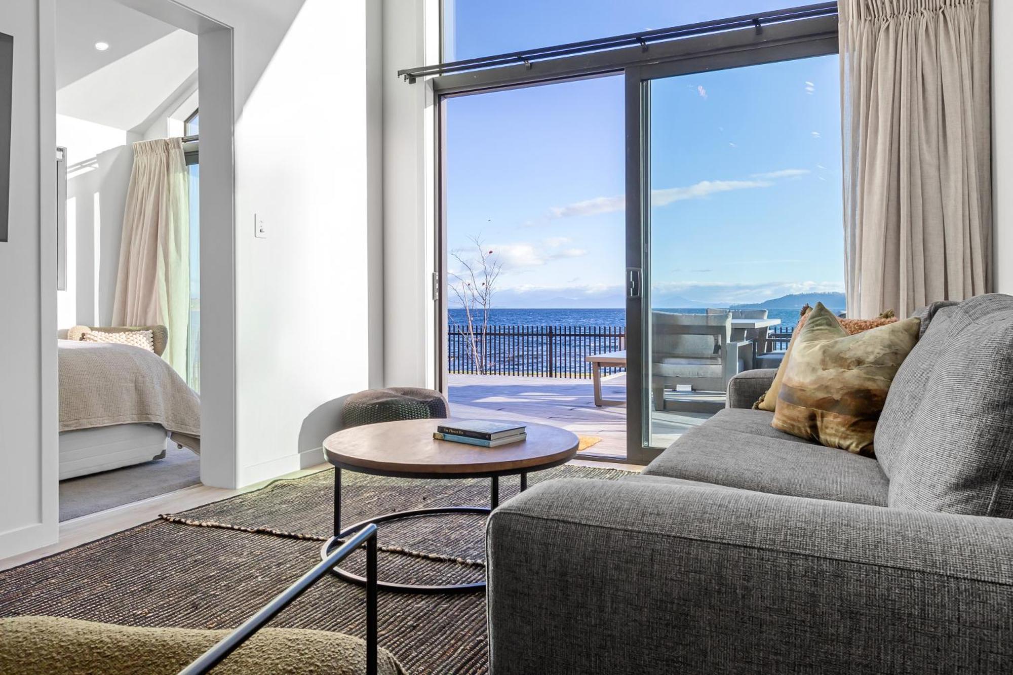 Absolute Lakefront House Таупо Экстерьер фото